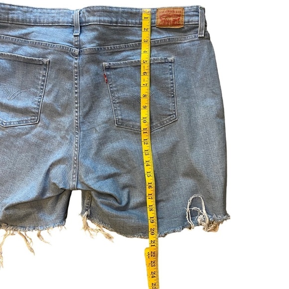 LEVI’S Floral Embroidered Cut Hem Denim Shorts Light Wash sz US 24 Women - Picture 8 of 10